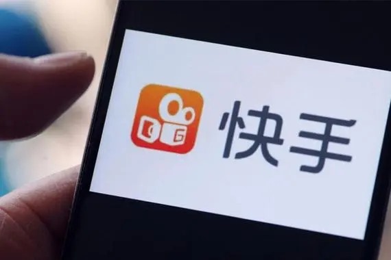 快手上一个人变三个人的视频怎么做的？